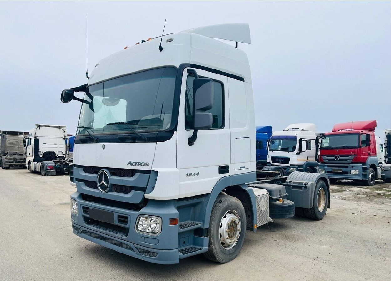 Mercedes-Benz Actros - Тягач: фото 3 Mercedes-Benz Actros - Тягач: фото 3