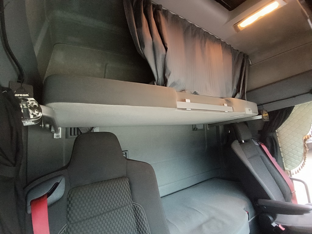 Тягач RENAULT T 4x2: фото 15 Тягач RENAULT T 4x2: фото 15