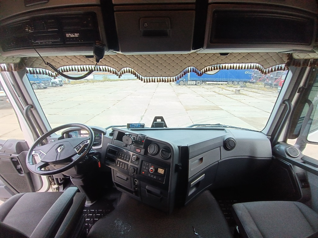 Тягач RENAULT T 4x2: фото 12 Тягач RENAULT T 4x2: фото 12