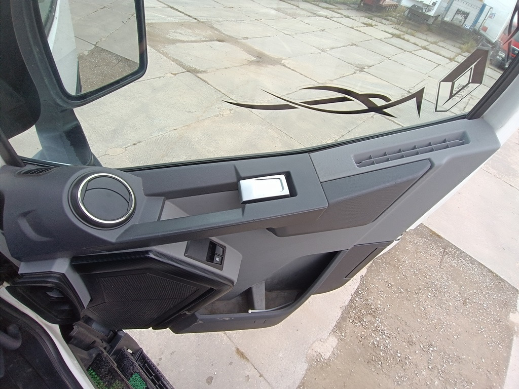 Тягач RENAULT T 4x2: фото 19 Тягач RENAULT T 4x2: фото 19