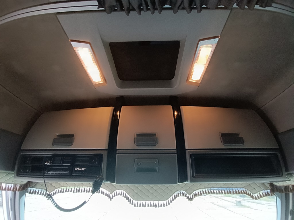 Тягач RENAULT T 4x2: фото 14 Тягач RENAULT T 4x2: фото 14