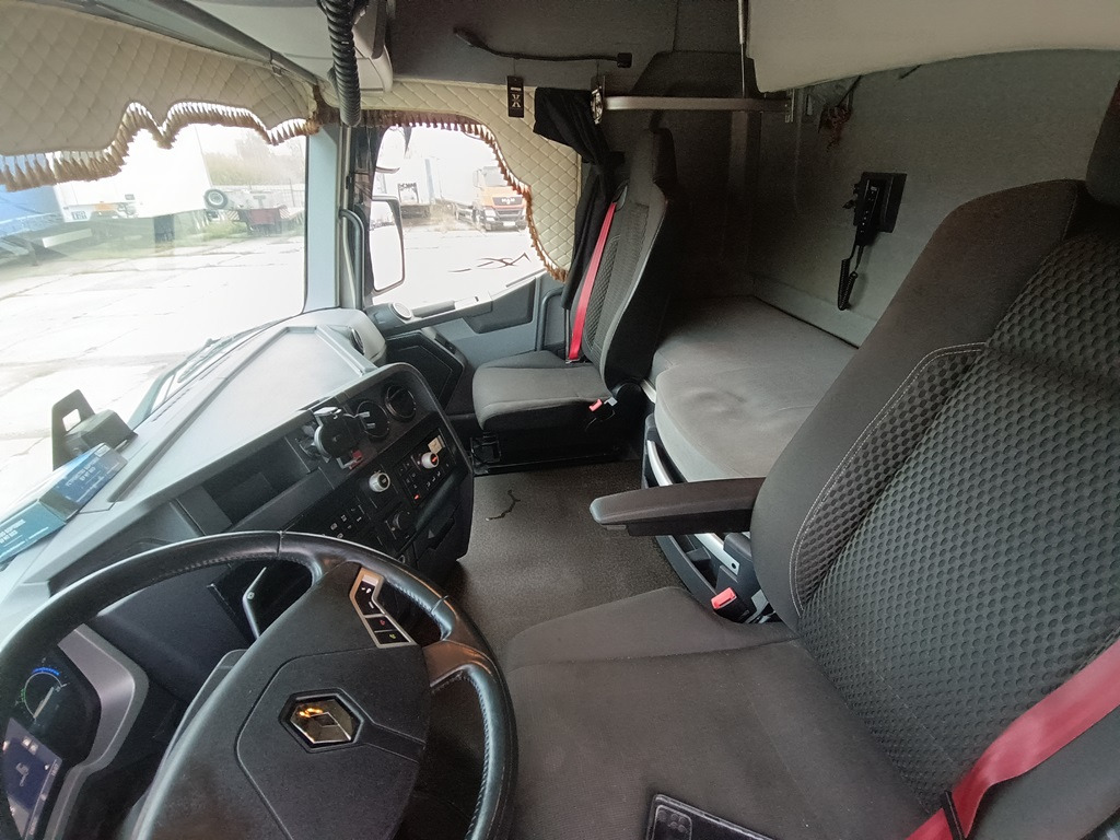 Тягач RENAULT T 4x2: фото 11 Тягач RENAULT T 4x2: фото 11