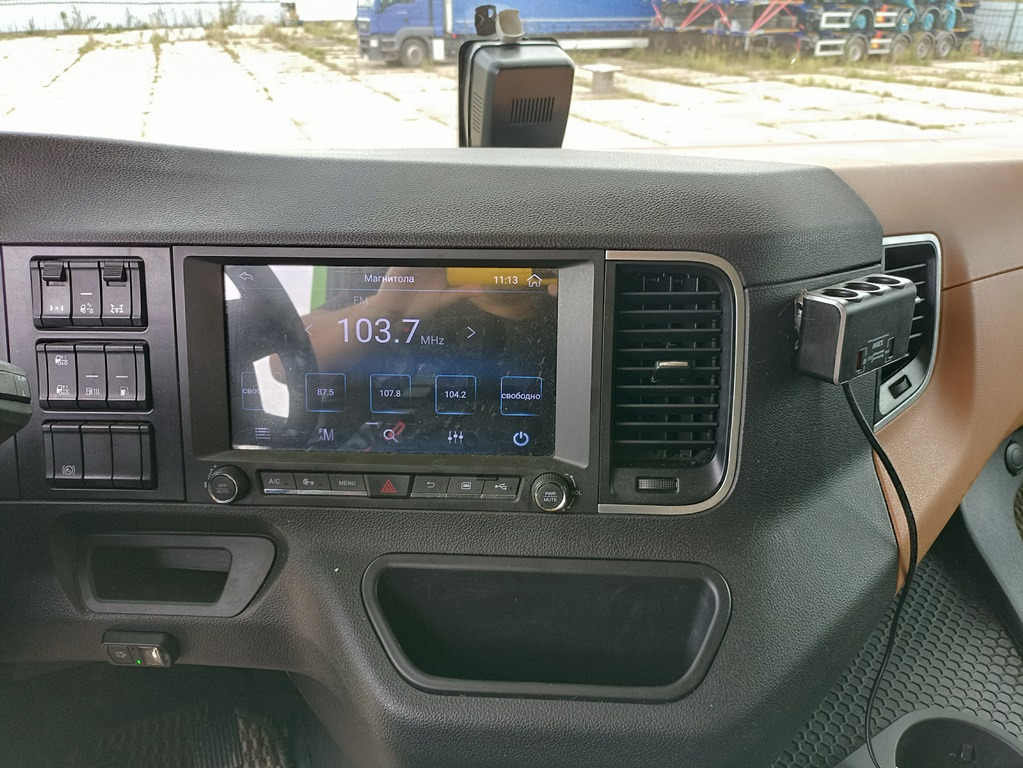 Тягач SHACMAN SX4188YY381 (Х6000): фото 16