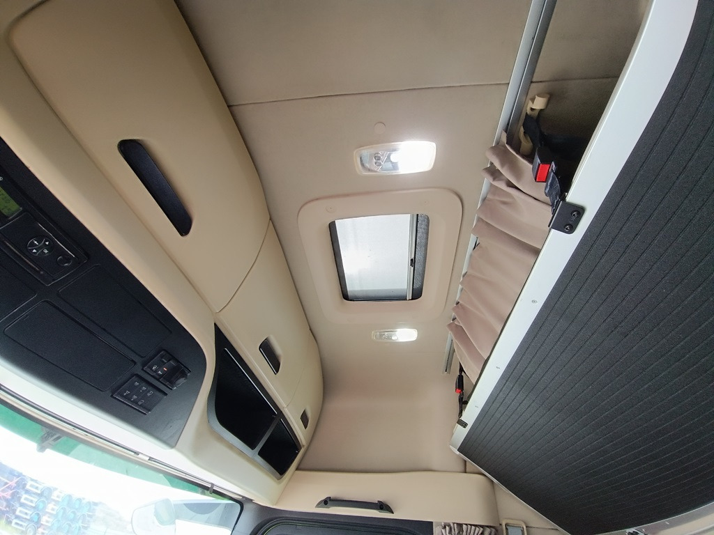 Тягач SHACMAN SX4188YY381 (Х6000): фото 17