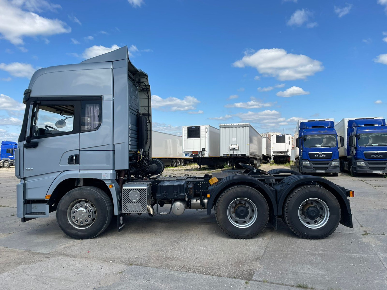 SHACMAN X3000 (SX42584V324) - Тягач: фото 4 SHACMAN X3000 (SX42584V324) - Тягач: фото 4