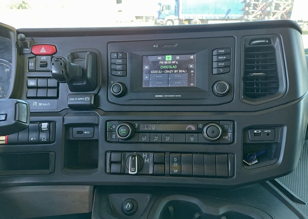 Тягач Scania P: фото 13