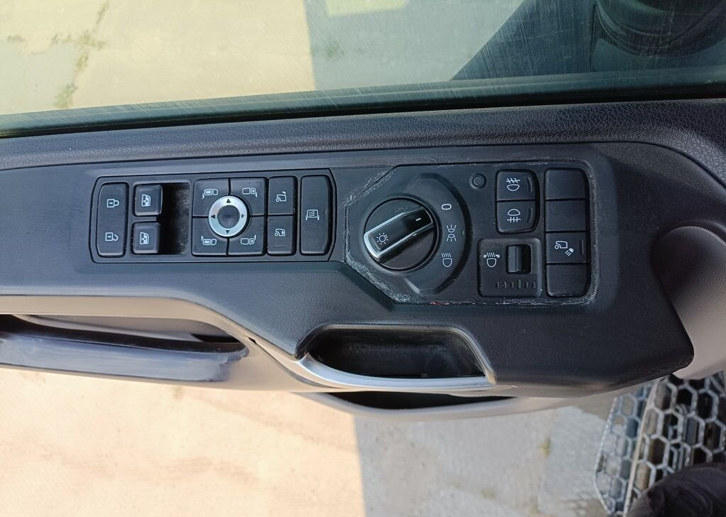 Тягач Scania P: фото 14