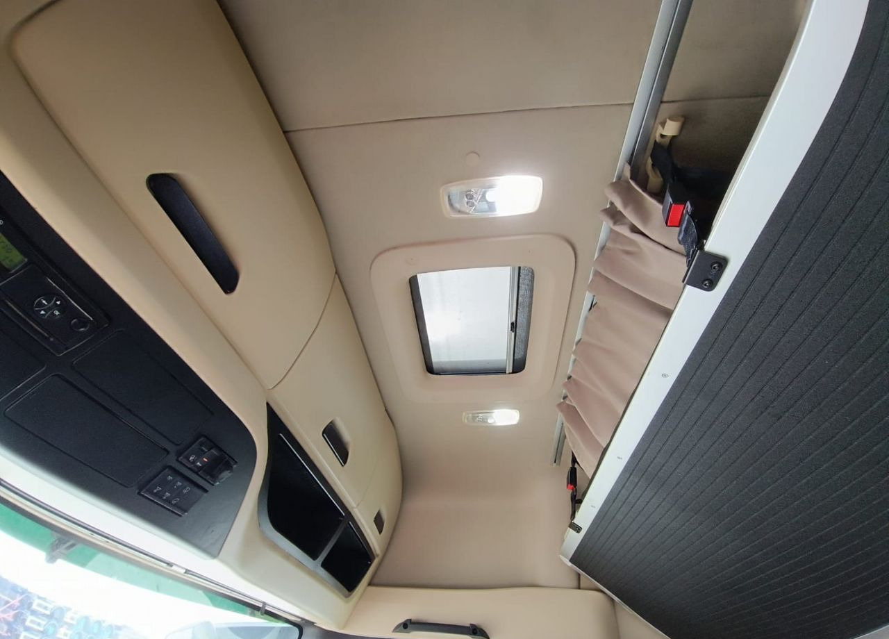 Тягач Shacman X6000: фото 14