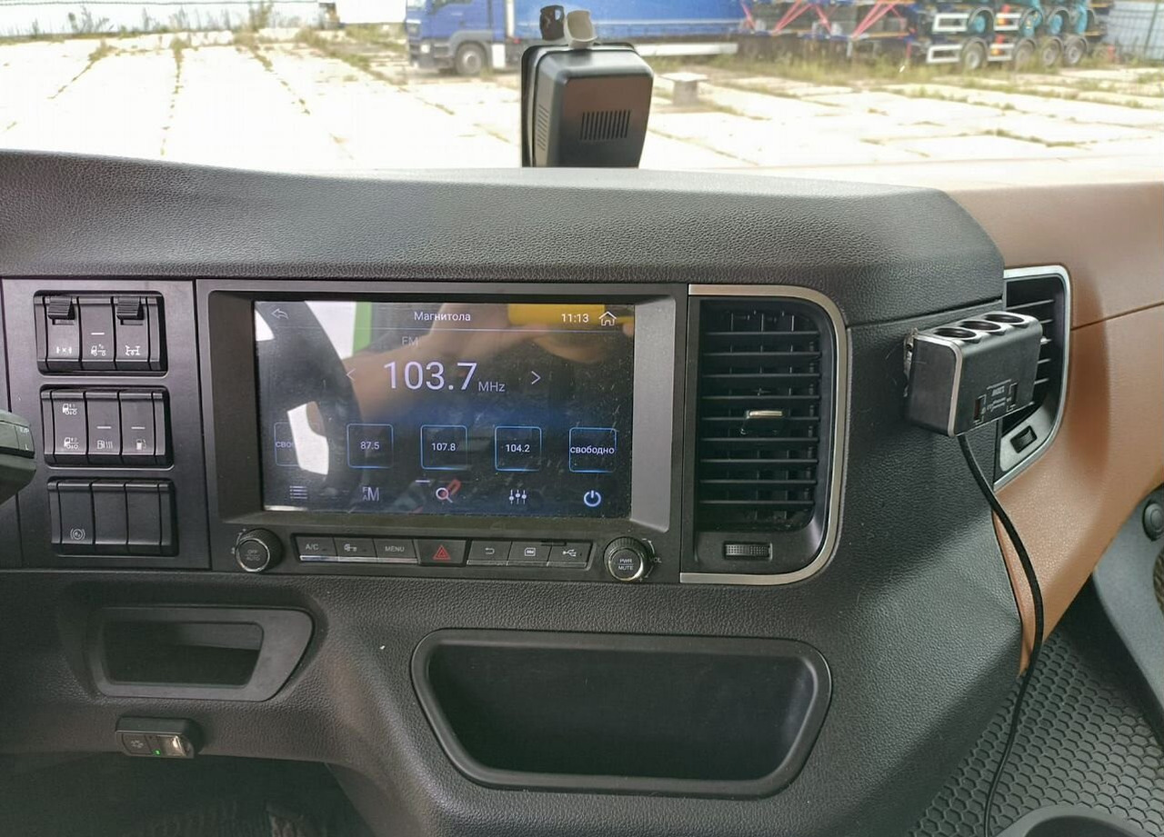 Тягач Shacman X6000: фото 11