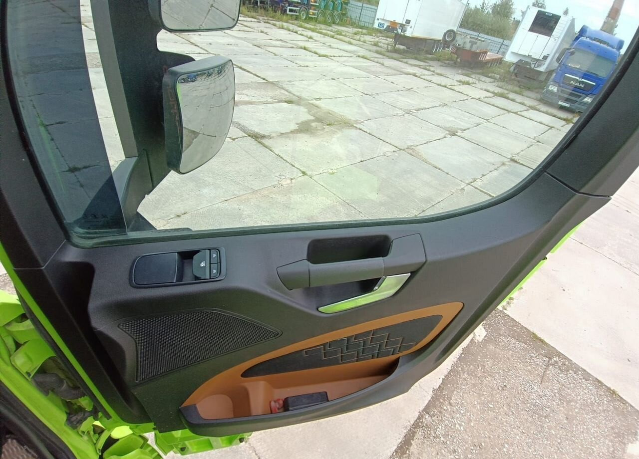 Тягач Shacman X6000: фото 16