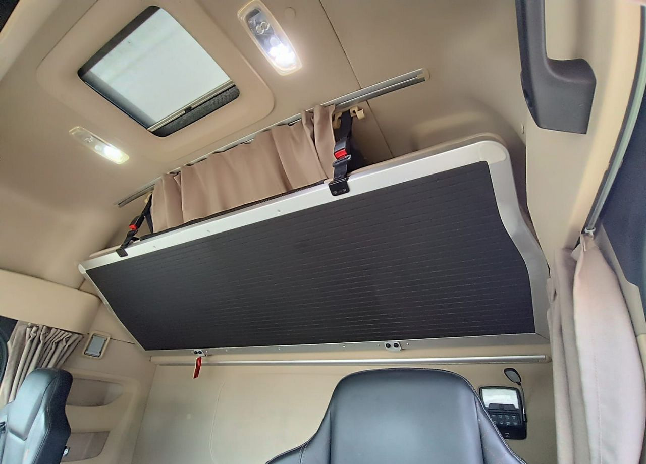 Тягач Shacman X6000: фото 13