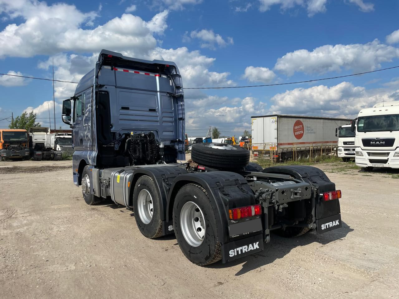 Sitrak ZZ4256 (ZZ4256V364HE) - Тягач: фото 5 Sitrak ZZ4256 (ZZ4256V364HE) - Тягач: фото 5