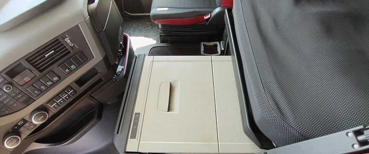 Тягач Volvo FH: фото 15