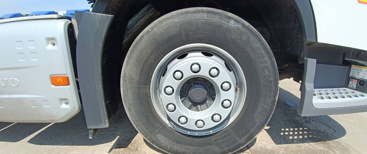 Тягач Volvo FH: фото 24