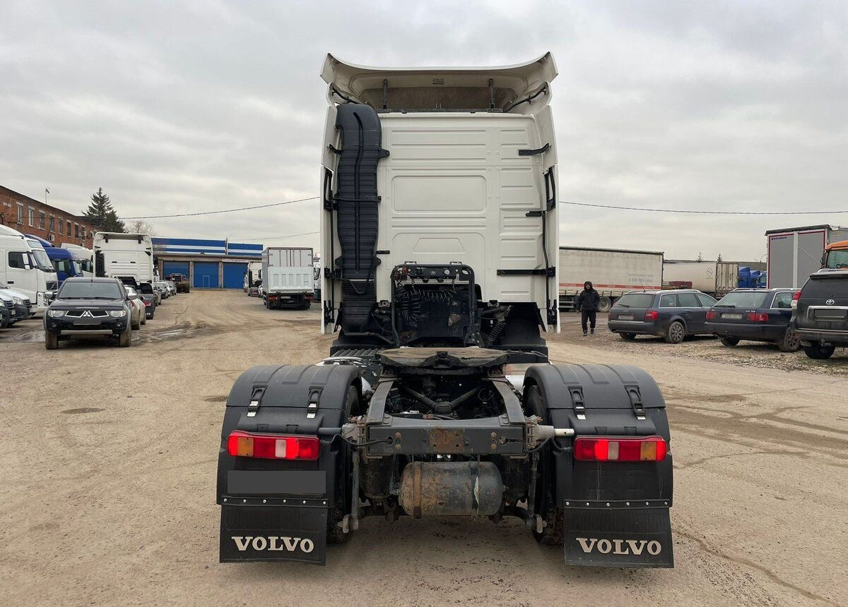 Тягач Volvo FH: фото 9