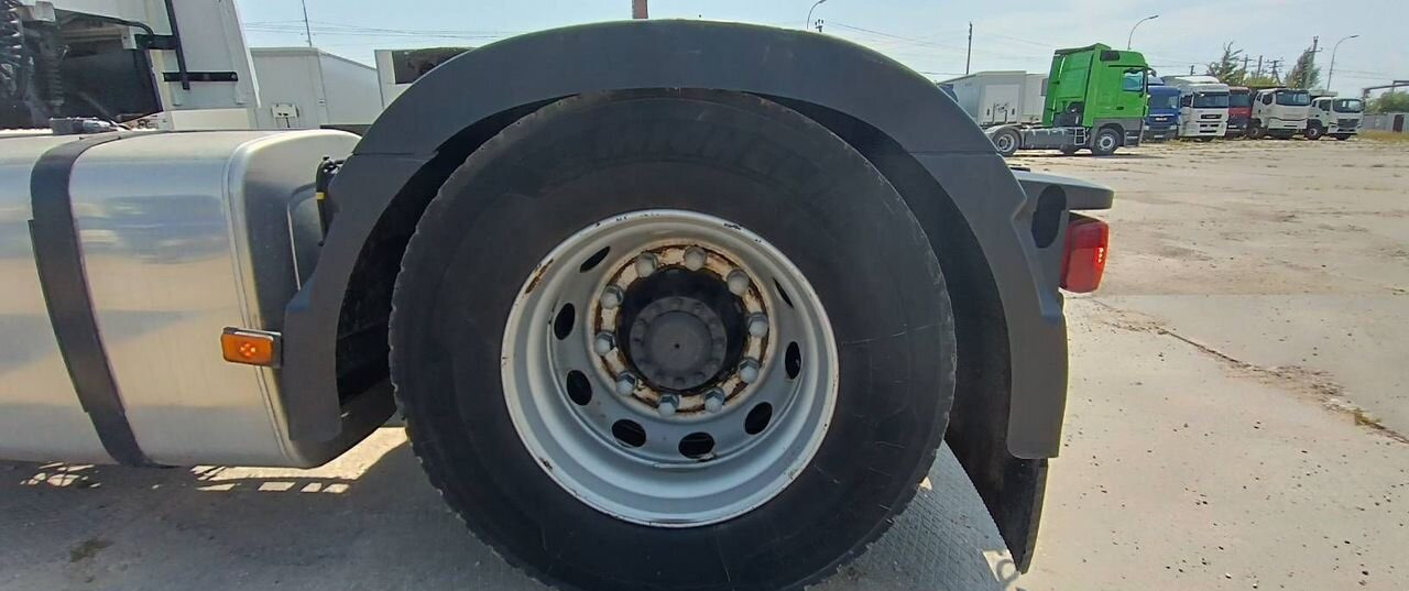 Тягач Volvo FH: фото 27