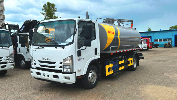 Ассенизатор (вакуумная машина) на шасси ISUZU 4x2 дв 139kw бочка 10м3 насос SK-15 900м3ч - Ассенизатор: фото 1 Ассенизатор (вакуумная машина) на шасси ISUZU 4x2 дв 139kw бочка 10м3 насос SK-15 900м3ч - Ассенизатор: фото 1