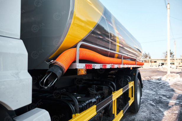 Ассенизатор (вакуумная машина) на шасси ISUZU 4x2 дв 151kw бочка 15м3 насос SK-30 1800м3ч - Ассенизатор: фото 1 Ассенизатор (вакуумная машина) на шасси ISUZU 4x2 дв 151kw бочка 15м3 насос SK-30 1800м3ч - Ассенизатор: фото 1