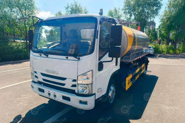 Ассенизатор (вакуумная машина) на шасси ISUZU 4x2 дв 151kw кабина Elf бочка 10м3 насос XD-300 - Ассенизатор, илосос: фото 2 Ассенизатор (вакуумная машина) на шасси ISUZU 4x2 дв 151kw кабина Elf бочка 10м3 насос XD-300 - Ассенизатор, илосос: фото 2