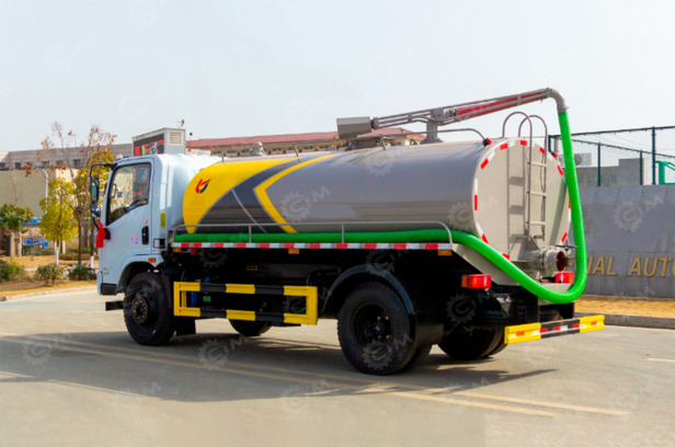 Ассенизатор (вакуумная машина) на шасси ISUZU 4x4 дв 139kw бочка 8м3 насос SK-15 900м3ч - Ассенизатор: фото 1 Ассенизатор (вакуумная машина) на шасси ISUZU 4x4 дв 139kw бочка 8м3 насос SK-15 900м3ч - Ассенизатор: фото 1