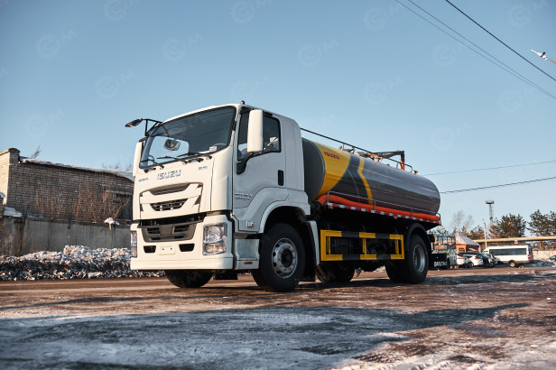 Ассенизатор (вакуумная машина) на шасси ISUZU 4x4 дв 151kw бочка 15м3 насос SK-30 1800м3ч - Ассенизатор: фото 1 Ассенизатор (вакуумная машина) на шасси ISUZU 4x4 дв 151kw бочка 15м3 насос SK-30 1800м3ч - Ассенизатор: фото 1