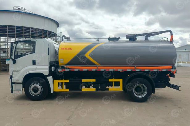 Ассенизатор (вакуумная машина) на шасси ISUZU 6x4 дв 221kw бочка 15м3 - Ассенизатор: фото 1 Ассенизатор (вакуумная машина) на шасси ISUZU 6x4 дв 221kw бочка 15м3 - Ассенизатор: фото 1