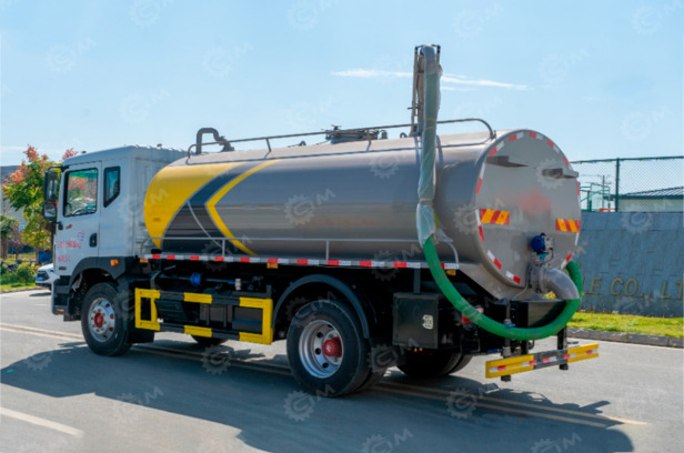 Ассенизатор (вакуумная машина) на шасси ISUZU GIGA 4x2 дв 151kw бочка 10м3 насос XD-360 - Ассенизатор: фото 1 Ассенизатор (вакуумная машина) на шасси ISUZU GIGA 4x2 дв 151kw бочка 10м3 насос XD-360 - Ассенизатор: фото 1