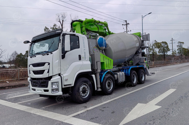 Автобетоносмеситель на шасси ISUZU 8x4 дв 309 Kw, бочка 9м3 с распределительной стрелой 32м и насосом - Автобетоносмеситель: фото 1 Автобетоносмеситель на шасси ISUZU 8x4 дв 309 Kw, бочка 9м3 с распределительной стрелой 32м и насосом - Автобетоносмеситель: фото 1