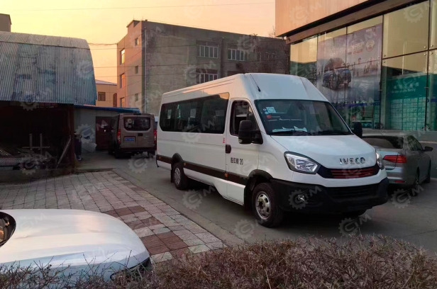 Автобус IVECO 4х2 19 мест дв 132kw 2,9л АКПП - Микроавтобус, Пассажирский фургон: фото 2 Автобус IVECO 4х2 19 мест дв 132kw 2,9л АКПП - Микроавтобус, Пассажирский фургон: фото 2