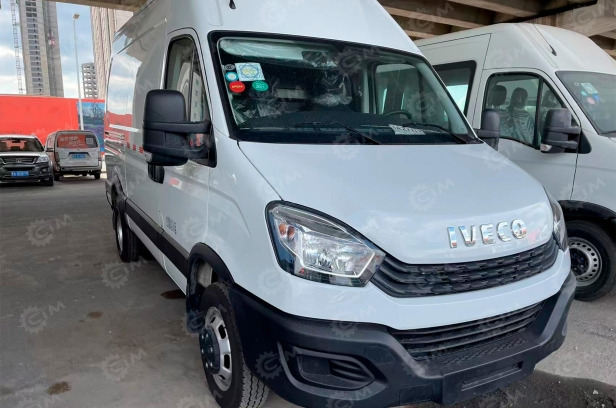 Автобус IVECO 4х2 19 мест дв 132kw 2,9л МКПП - Микроавтобус, Пассажирский фургон: фото 2 Автобус IVECO 4х2 19 мест дв 132kw 2,9л МКПП - Микроавтобус, Пассажирский фургон: фото 2