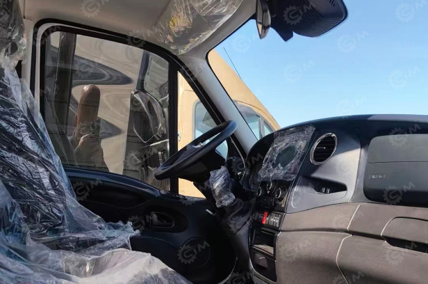 Грузопассажирский фургон Автобус IVECO 4х4 7 мест (включая водителя) дв 132kw 2,9л с дополнительными опциями: фото 6