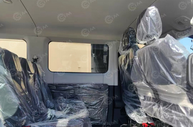 Автобус IVECO 4х4 7 мест (включая водителя) дв 132kw 2,9л с дополнительными опциями - Грузопассажирский фургон: фото 2 Автобус IVECO 4х4 7 мест (включая водителя) дв 132kw 2,9л с дополнительными опциями - Грузопассажирский фургон: фото 2