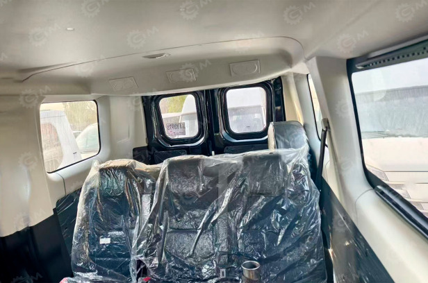 Автобус IVECO 4х4 8 мест (включая водителя) дв 132kw 2,8л АКПП повышенная проходимость - Микроавтобус: фото 3 Автобус IVECO 4х4 8 мест (включая водителя) дв 132kw 2,8л АКПП повышенная проходимость - Микроавтобус: фото 3