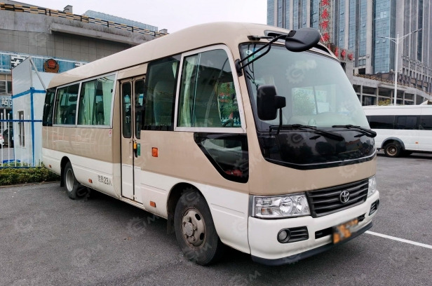 Автобус TOYOTA Coaster 22 места (включая водителя) дв 171kw 4л, бензиновый, МКПП - Микроавтобус, Пассажирский фургон: фото 2 Автобус TOYOTA Coaster 22 места (включая водителя) дв 171kw 4л, бензиновый, МКПП - Микроавтобус, Пассажирский фургон: фото 2