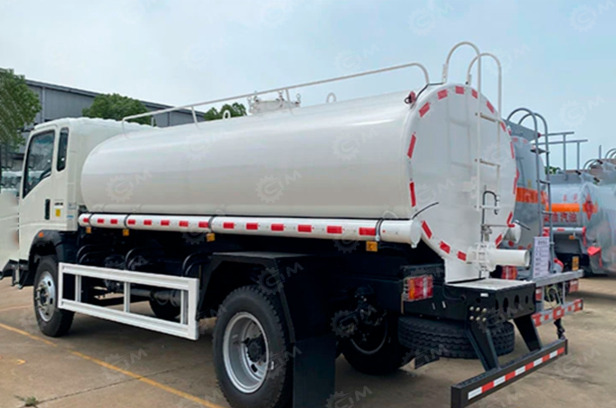 Автоцистерна на шасси ISUZU 4х2 дв 139kw цистерна 5м3, 2 отсека, насос. Назначение-перевозка во - Грузовик с цистерной: фото 1 Автоцистерна на шасси ISUZU 4х2 дв 139kw цистерна 5м3, 2 отсека, насос. Назначение-перевозка во - Грузовик с цистерной: фото 1