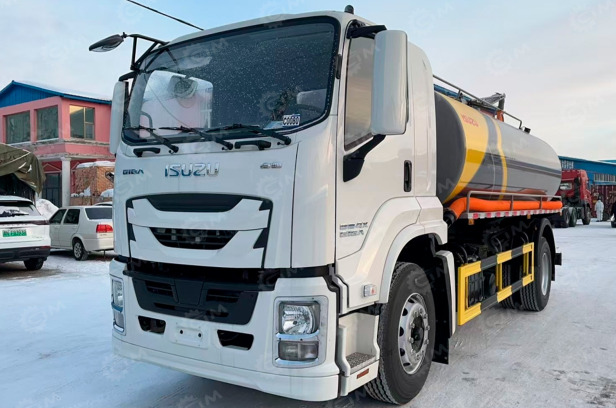 Автоцистерна на шасси ISUZU 4х2 дв 151kw цистерна 10м3 с подогревом. Назначение-перевозка воды - Грузовик-цистерна: фото 1 Автоцистерна на шасси ISUZU 4х2 дв 151kw цистерна 10м3 с подогревом. Назначение-перевозка воды - Грузовик-цистерна: фото 1