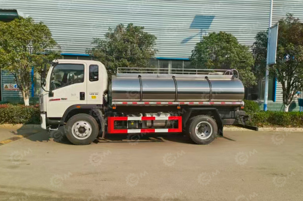 Автоцистерна на шасси ISUZU 4х4 дв 139kw цистерна 8м3 с подогревом. Назначение-перевозка воды - Грузовик-цистерна: фото 1 Автоцистерна на шасси ISUZU 4х4 дв 139kw цистерна 8м3 с подогревом. Назначение-перевозка воды - Грузовик-цистерна: фото 1