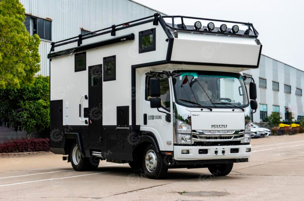 Автодом на шасси ISUZU 4х2 дв 139 kw АКПП - Альковный автодом: фото 1 Автодом на шасси ISUZU 4х2 дв 139 kw АКПП - Альковный автодом: фото 1