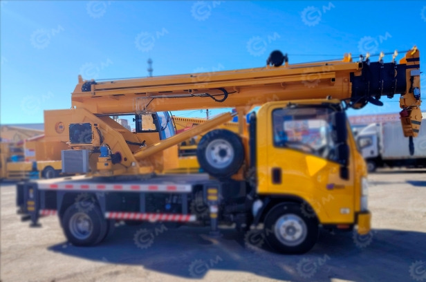 Автокран на шасси ISUZU 4x2 дв 151kw кабина Elf крановая установка SITONG гп 5т стрела 20м с ям - Автокран: фото 2 Автокран на шасси ISUZU 4x2 дв 151kw кабина Elf крановая установка SITONG гп 5т стрела 20м с ям - Автокран: фото 2