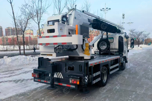 Автокран на шасси ISUZU 4x2 дв 151kw крановая установка FURUNKANG WGS12 гп 12т стрела 33м с буром 18м диаметр 550мм - Автоманипулятор: фото 1 Автокран на шасси ISUZU 4x2 дв 151kw крановая установка FURUNKANG WGS12 гп 12т стрела 33м с буром 18м диаметр 550мм - Автоманипулятор: фото 1