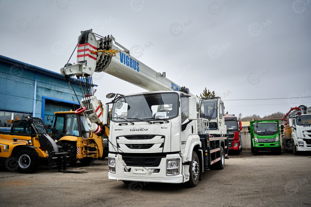 Автокран на шасси ISUZU 4x2 дв151kw крановая установка VIGRUS VGS16 гп 16т., 5 секций, стрела 3 - Мобильный кран: фото 1 Автокран на шасси ISUZU 4x2 дв151kw крановая установка VIGRUS VGS16 гп 16т., 5 секций, стрела 3 - Мобильный кран: фото 1