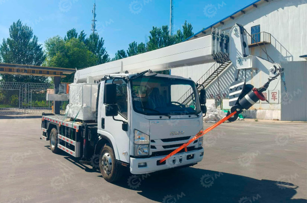 Автокран на шасси ISUZU 4x4 дв 139kw АКПП крановая установка WANBANG DZ8T гп 8т, стрела 27м+2,5 - Автокран: фото 1 Автокран на шасси ISUZU 4x4 дв 139kw АКПП крановая установка WANBANG DZ8T гп 8т, стрела 27м+2,5 - Автокран: фото 1