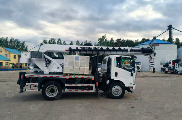 Автокран на шасси ISUZU 4x4 дв 139kw крановая установка WANBANG DZ8T гп 8т, стрела 27м, бур 10м - Мобильный кран: фото 1 Автокран на шасси ISUZU 4x4 дв 139kw крановая установка WANBANG DZ8T гп 8т, стрела 27м, бур 10м - Мобильный кран: фото 1