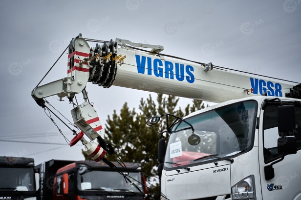 Новый Автокран Автокран на шасси ISUZU 4x4 дв 94kw крановая установка VIGRUS VGS8 гп 8т., 5 секций, стрела 26м: фото 19