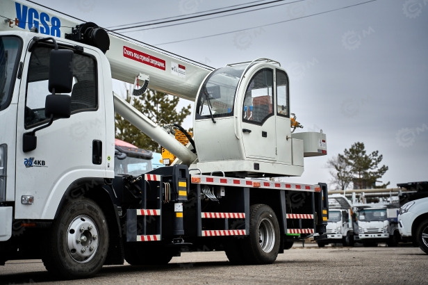 Новый Автокран Автокран на шасси ISUZU 4x4 дв 94kw крановая установка VIGRUS VGS8 гп 8т., 5 секций, стрела 26м: фото 18