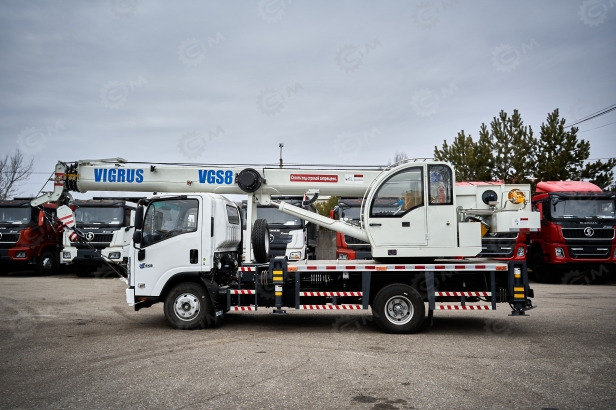 Автокран на шасси ISUZU 4x4 дв 94kw крановая установка VIGRUS VGS8 гп 8т., 5 секций, стрела 26м - Автокран: фото 4 Автокран на шасси ISUZU 4x4 дв 94kw крановая установка VIGRUS VGS8 гп 8т., 5 секций, стрела 26м - Автокран: фото 4
