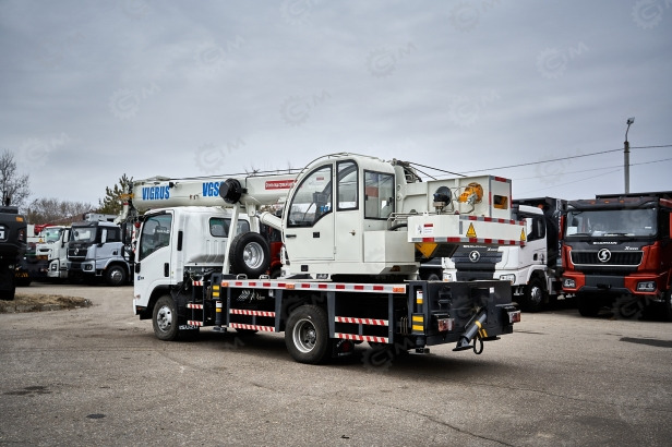 Автокран на шасси ISUZU 4x4 дв 94kw крановая установка VIGRUS VGS8 гп 8т., 5 секций, стрела 26м - Автокран: фото 2 Автокран на шасси ISUZU 4x4 дв 94kw крановая установка VIGRUS VGS8 гп 8т., 5 секций, стрела 26м - Автокран: фото 2