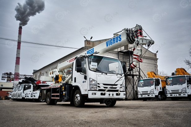 Новый Автокран Автокран на шасси ISUZU 4x4 дв 94kw крановая установка VIGRUS VGS8 гп 8т., 5 секций, стрела 26м: фото 23