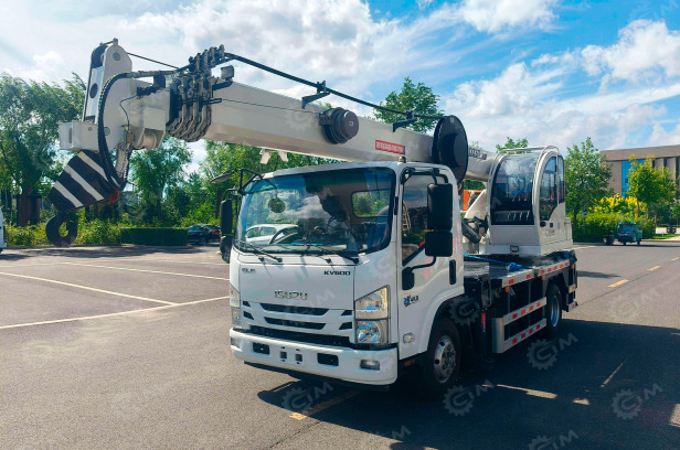 Автокран на шасси ISUZU 4x4 дв 96kw крановая установка WANBANG DZ5T гп 5т стрела 20м с ямобуро - Мобильный кран: фото 1 Автокран на шасси ISUZU 4x4 дв 96kw крановая установка WANBANG DZ5T гп 5т стрела 20м с ямобуро - Мобильный кран: фото 1