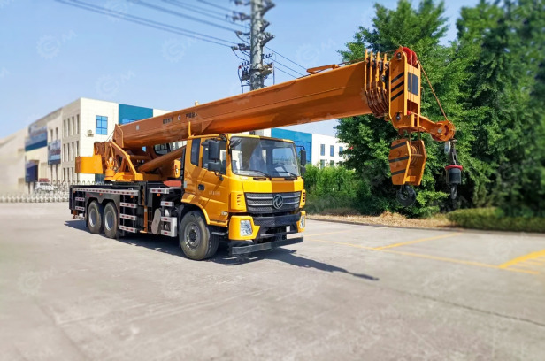 Автокран на шасси ISUZU 6x4 дв 221kw крановая установка VC66-30T гп 30т, стрела 42,5м + гусёк 8 - Автокран: фото 1 Автокран на шасси ISUZU 6x4 дв 221kw крановая установка VC66-30T гп 30т, стрела 42,5м + гусёк 8 - Автокран: фото 1